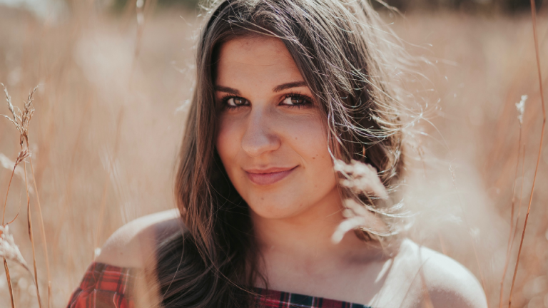 pregnant woman curious about how pregnancy will affect her mentally